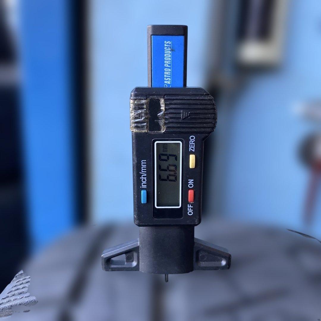 中古溝あり‼️ピレリスタッドレスセット215/50R17 スバル レヴォーグ