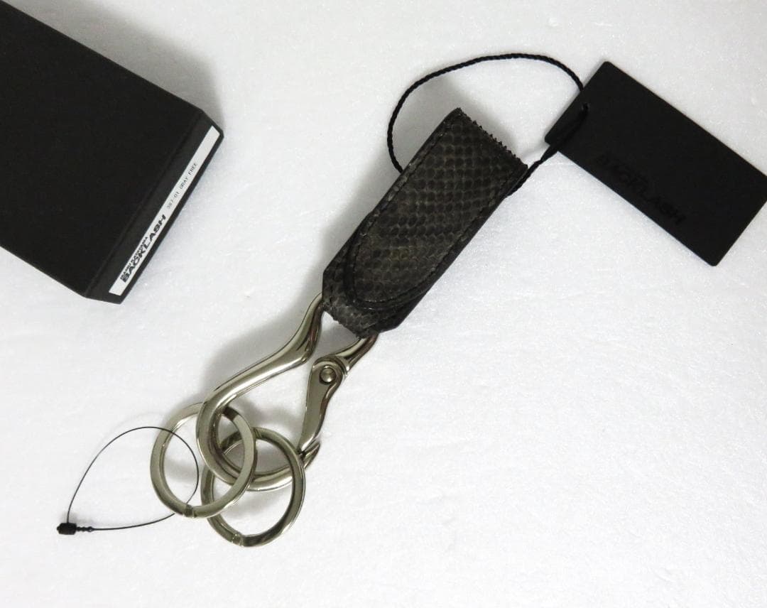 新品 ISAMU KATAYAMA BACKLASH パイソン キーホルダー