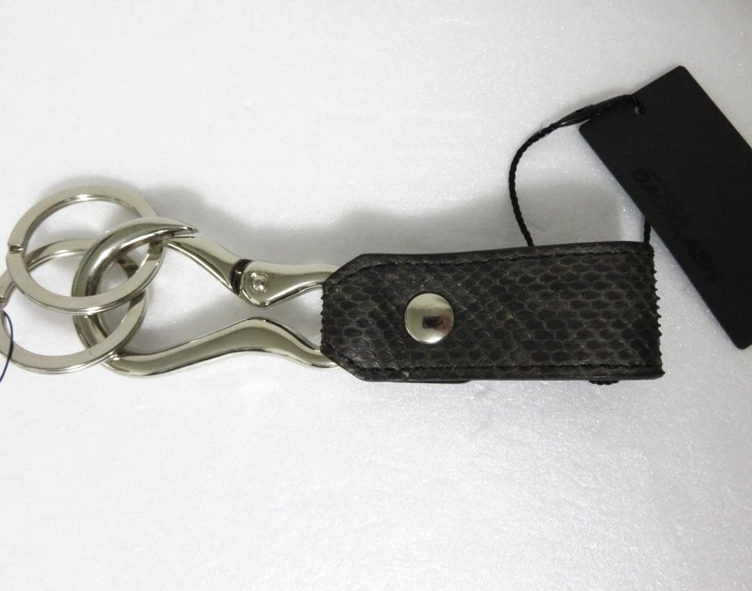 新品 ISAMU KATAYAMA BACKLASH パイソン キーホルダー