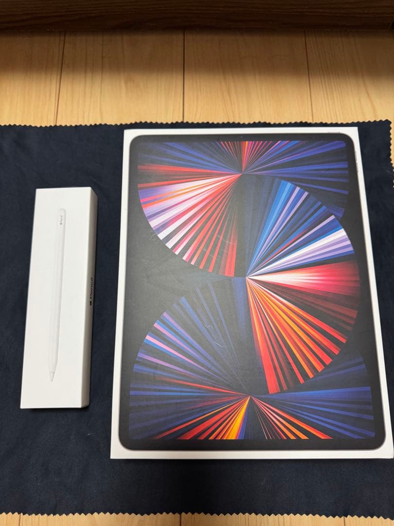 iPad Pro 12.9インチ (第5世代) + ApplePencil