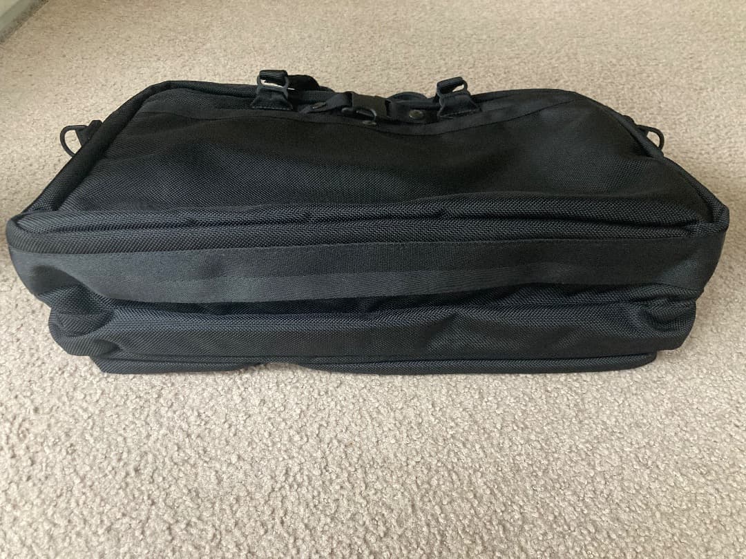 未使用に近い！BRIEFING_B4 Over Trip　バリスティックナイロン