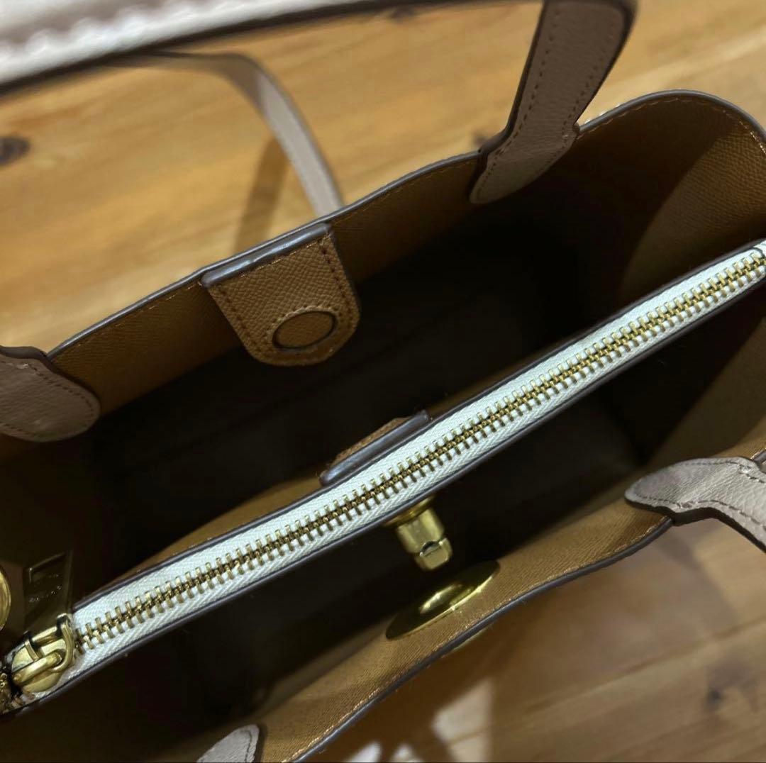 COACH ショルダーバッグ ウィロウ トート 24　チョーク