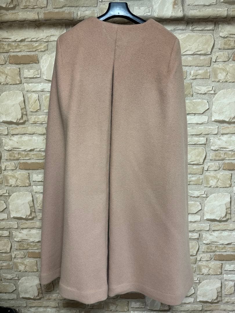 ELLIE ベージュ ケープコート