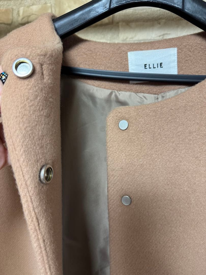 ELLIE ベージュ ケープコート