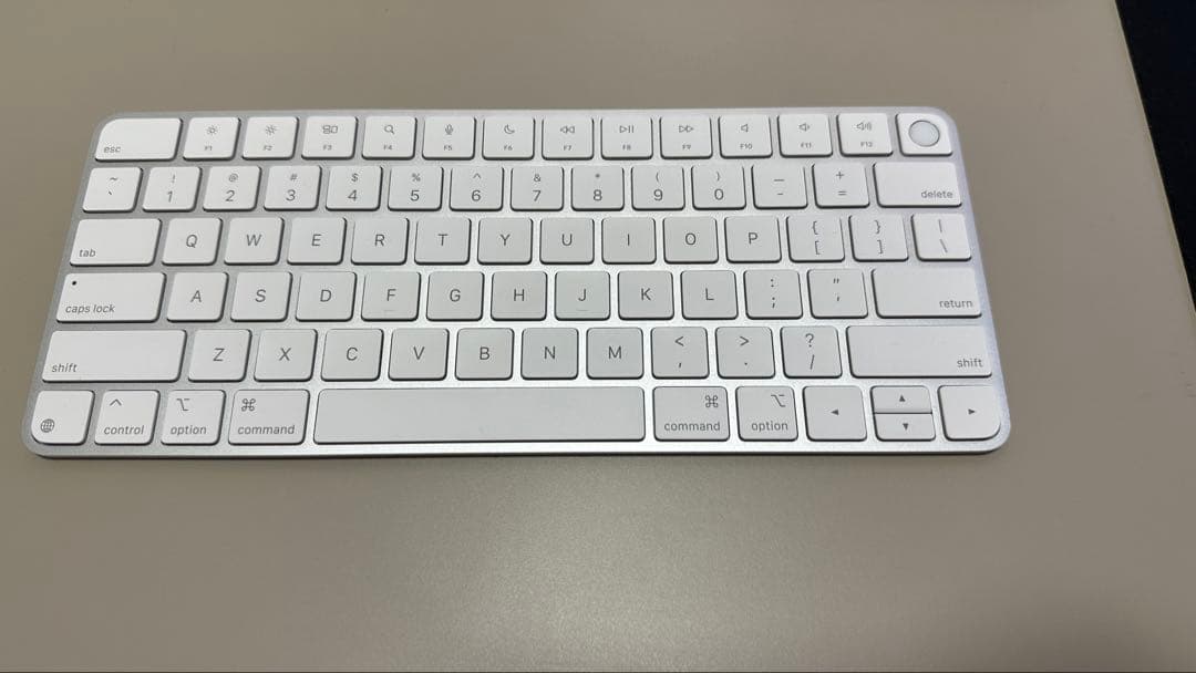 「KAWS」　Mac mini m4+Magic キーボード セット