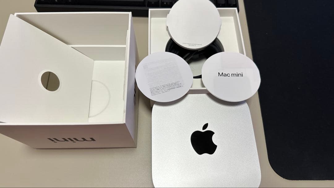 「KAWS」　Mac mini m4+Magic キーボード セット