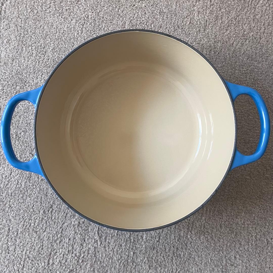 美品！LE CREUSET ルクルーゼ　ココットロンド鋳鉄鍋24cm