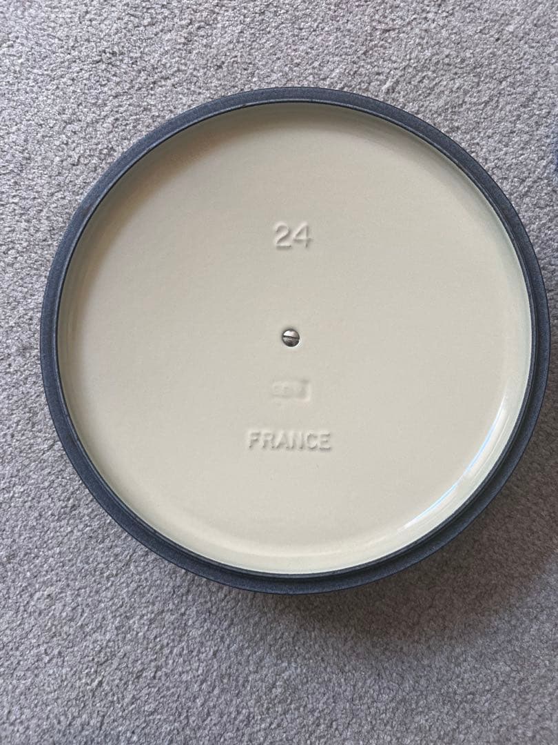 美品！LE CREUSET ルクルーゼ　ココットロンド鋳鉄鍋24cm