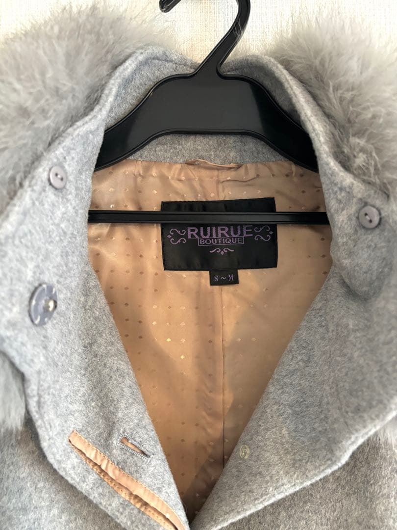 【美品】RUIRUE BOUTIQUE ケープコート フォックスファー付き