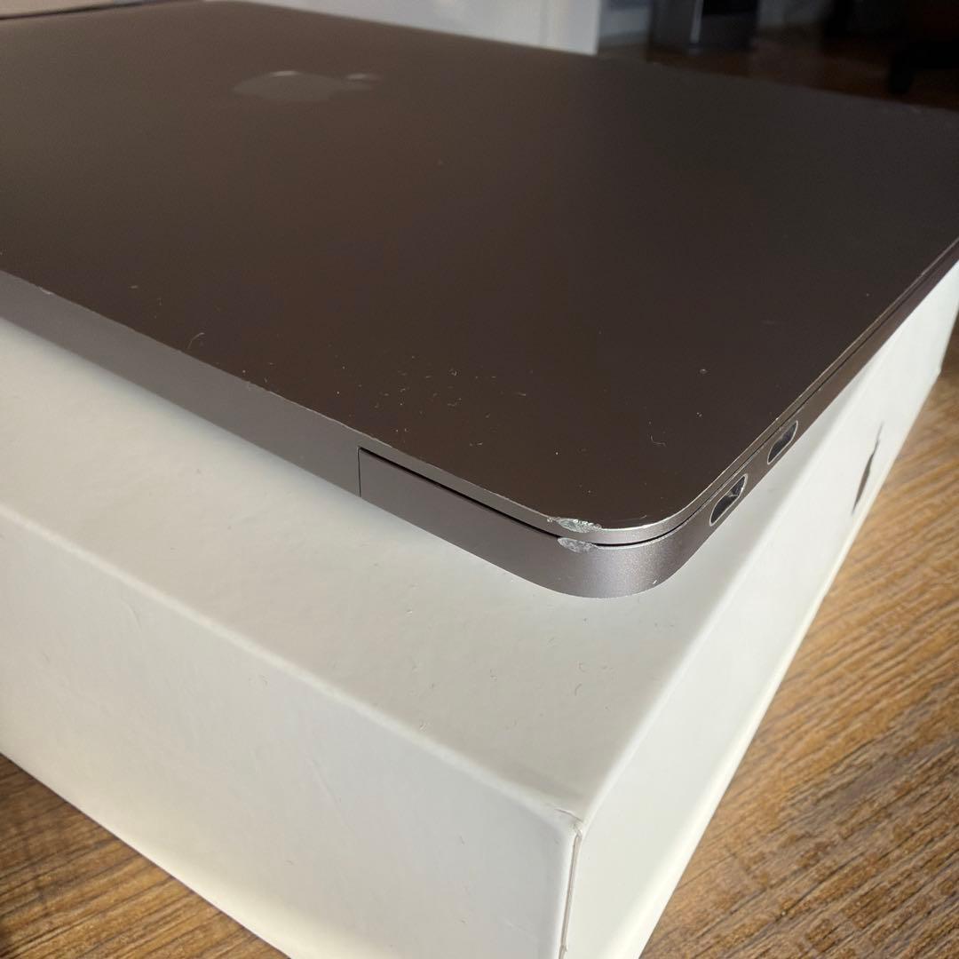 MacBook Air M1メモリ8GB