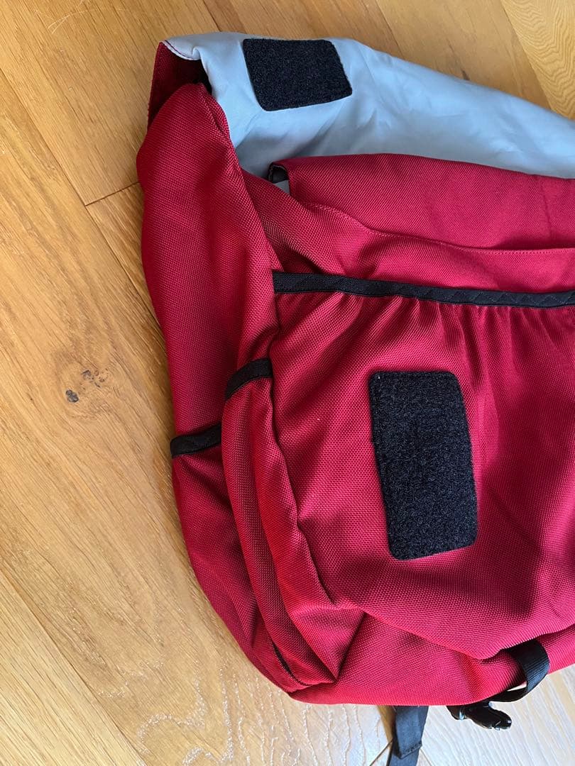 Patagonia メッセンジャーバッグ 赤