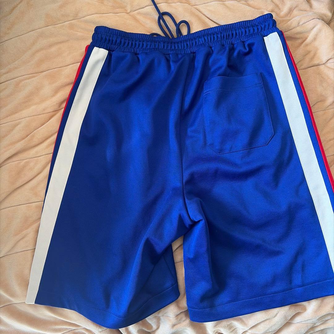 Gucci サイドストライプ ショートパンツ