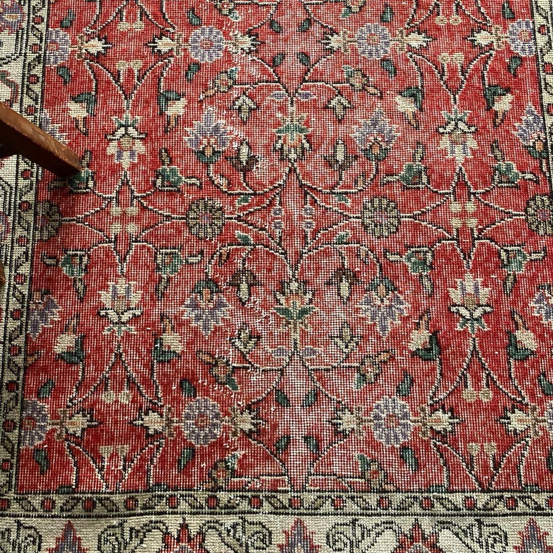 レッド花柄ヴィンテージラグ　トルコラグ　赤