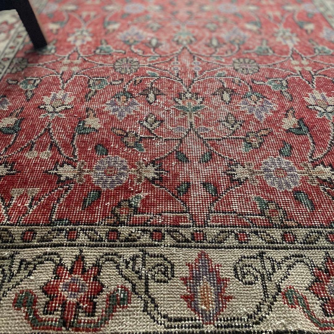 レッド花柄ヴィンテージラグ　トルコラグ　赤