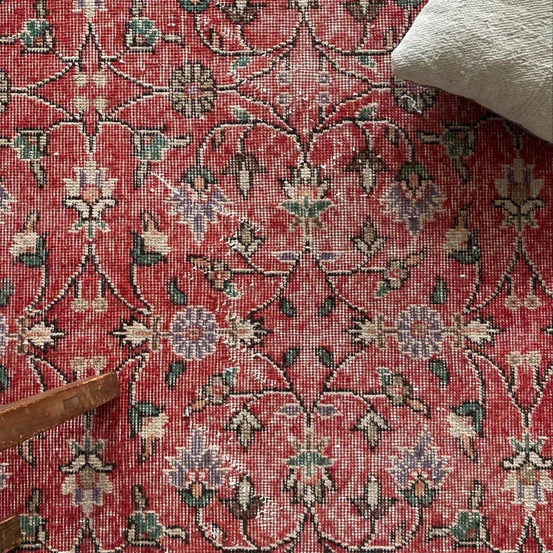 レッド花柄ヴィンテージラグ　トルコラグ　赤