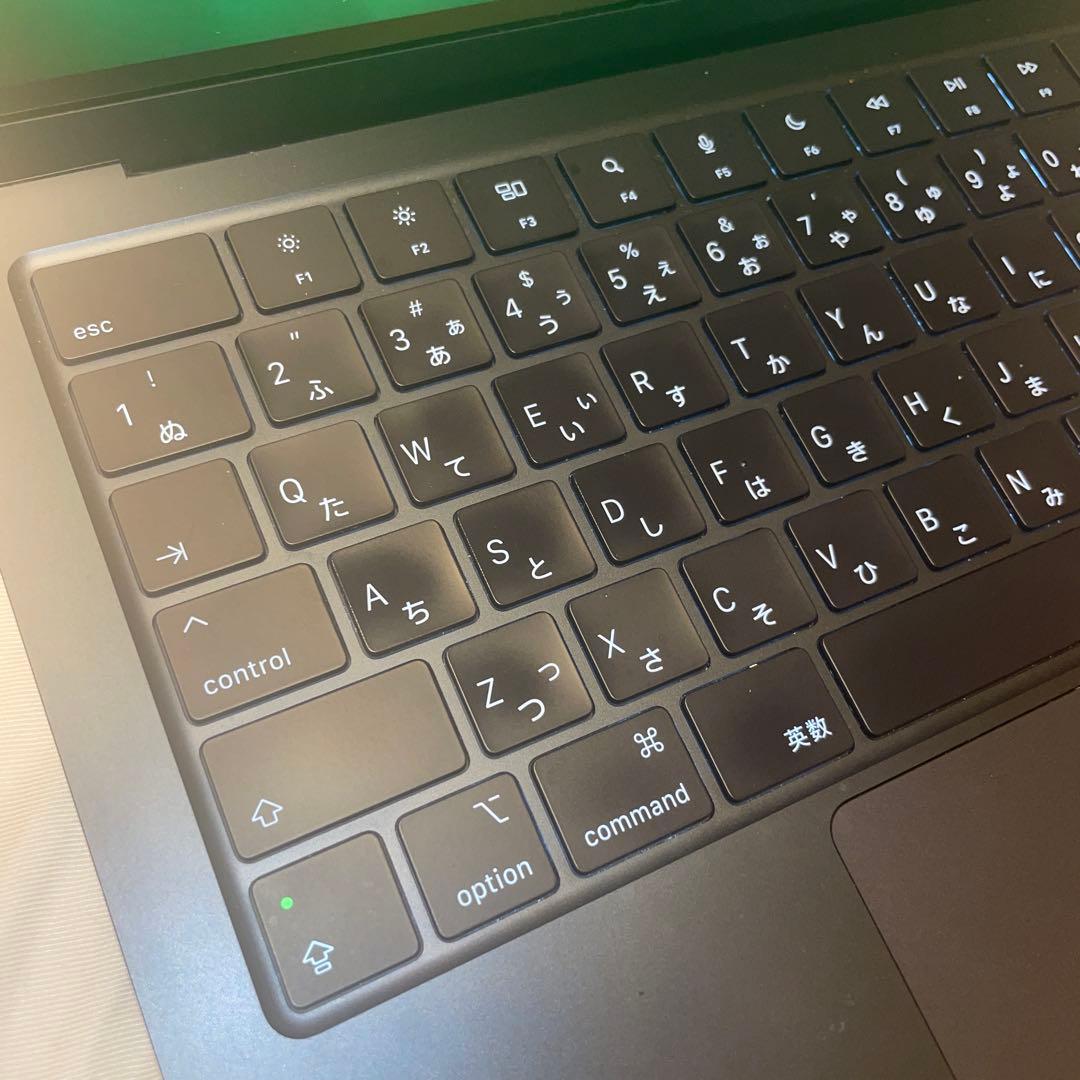 【大幅値下げ中！】MacBook AIR M2 16GB ケース・充電器付き！