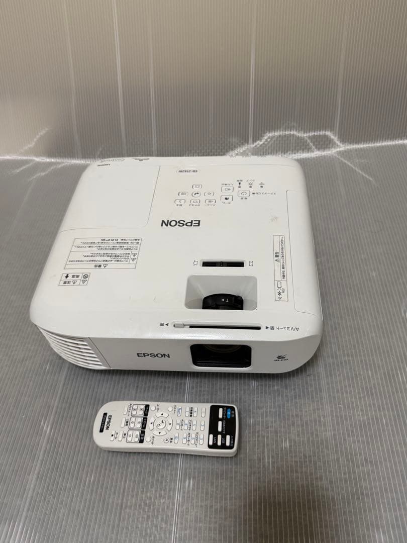EPSON EB-2142W プロジェクター本体　使用時間: 2012h