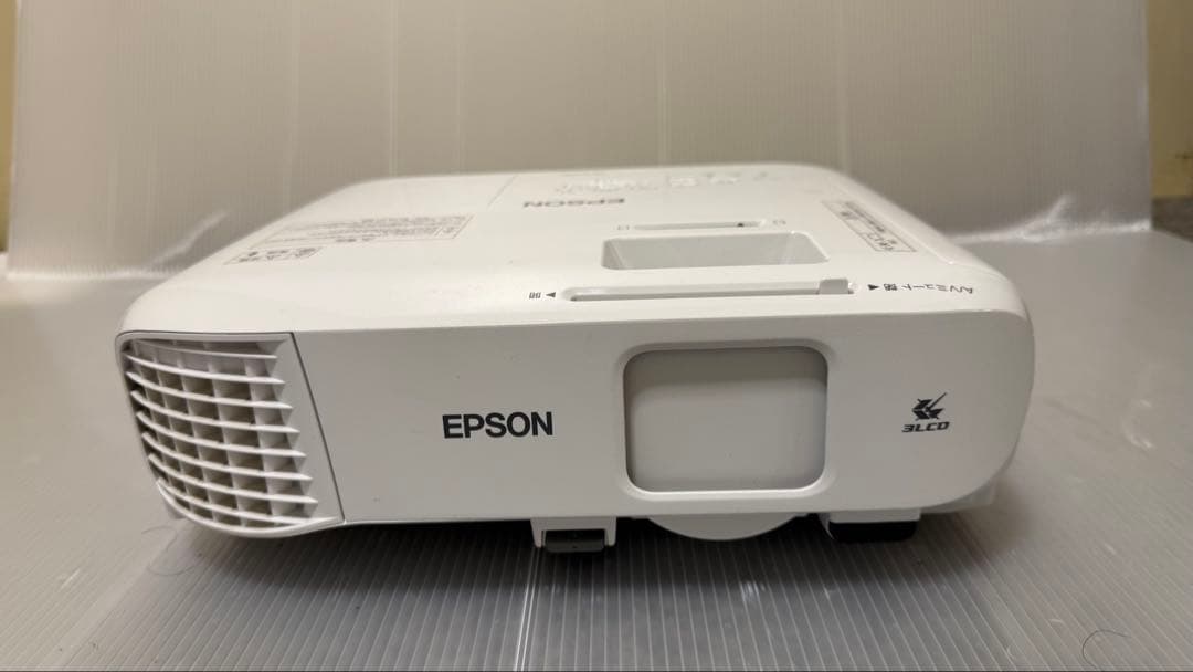EPSON EB-2142W プロジェクター本体　使用時間: 2012h