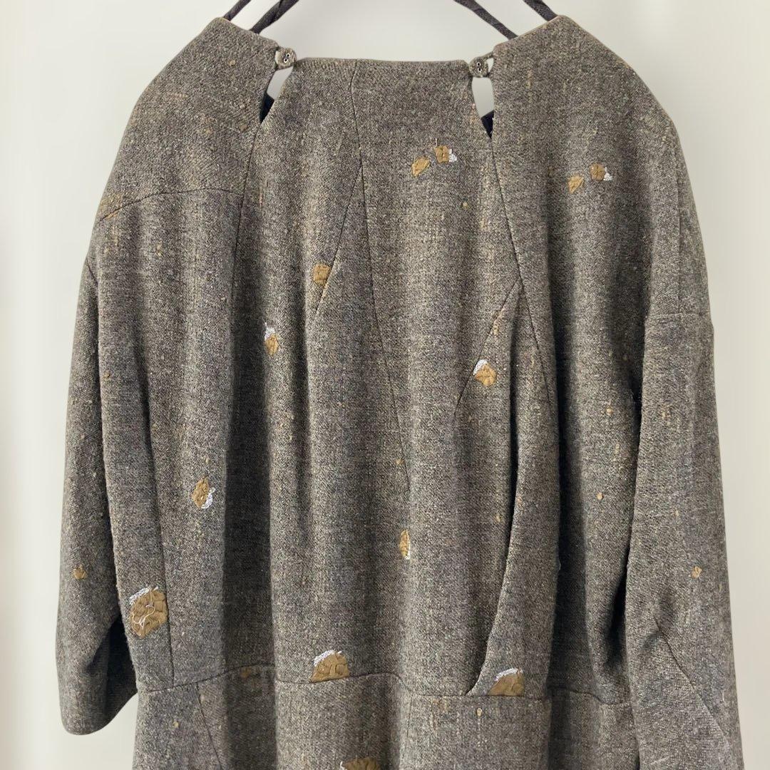 美品mina perhonenミナペルホネンpebbleカーキ刺繍ヤクワンピース