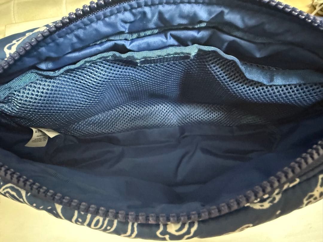 バッグ Supreme Puffer Side Bag \"Blue Paisley\"