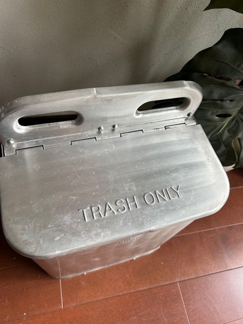 PUEBCO（プエブコ）のALUMINIUM TRASHCAN アルミ製ゴミ箱