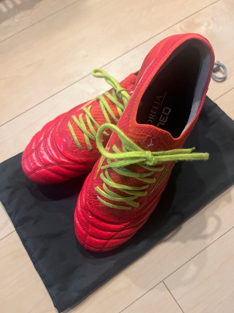 MORELIA NEO4β サッカーシューズ レッド
