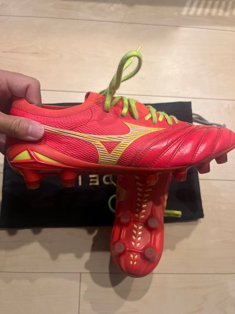 MORELIA NEO4β サッカーシューズ レッド
