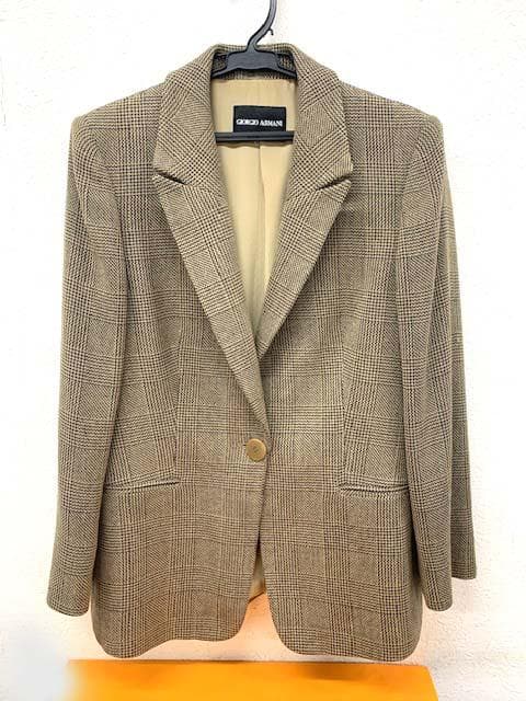 GIORGIO ARMANI☆黒タグ☆ジャケット☆11号☆美品☆イタリア製
