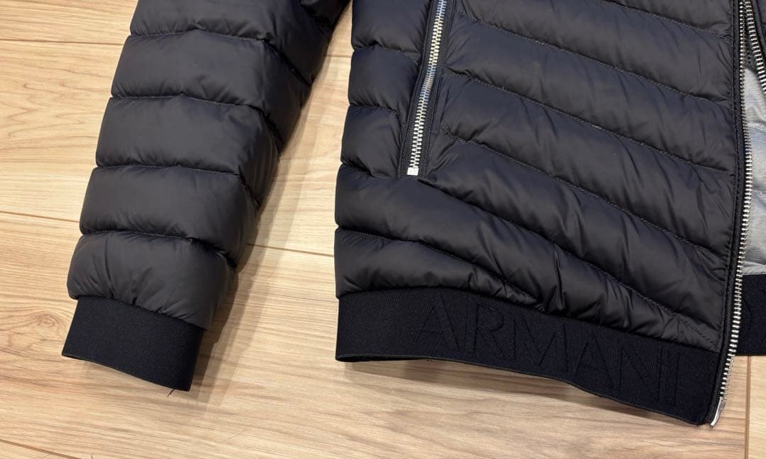 美品⭐︎アルマーニエクスチェンジ　黒メンズダウンジャケット Sサイズ