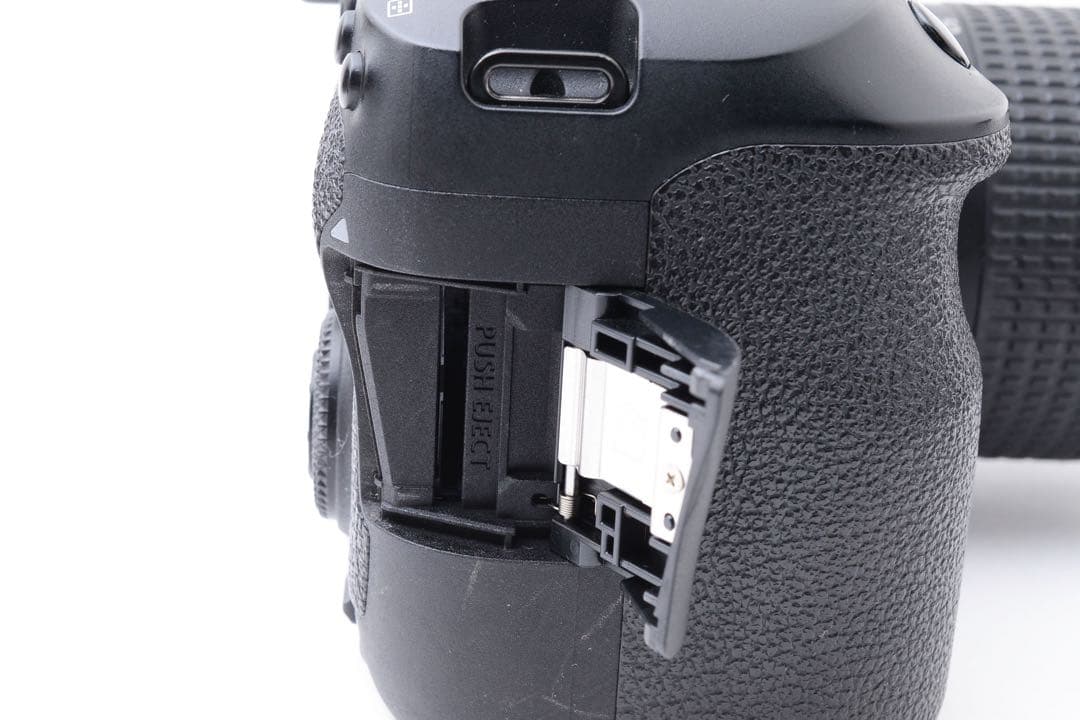 保証付/一眼レフカメラ Canon EOS 6D Mark II標準レンズセット