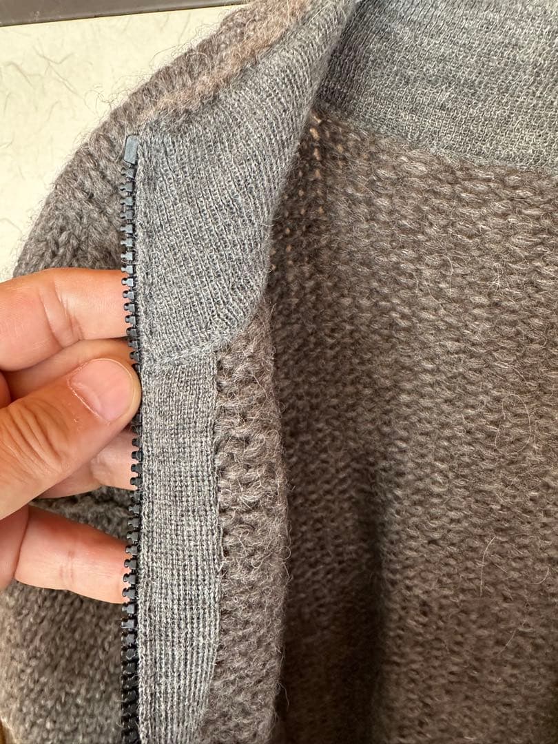 ACRONYM（アクロニウム） ジップアップ半袖ニットベスト