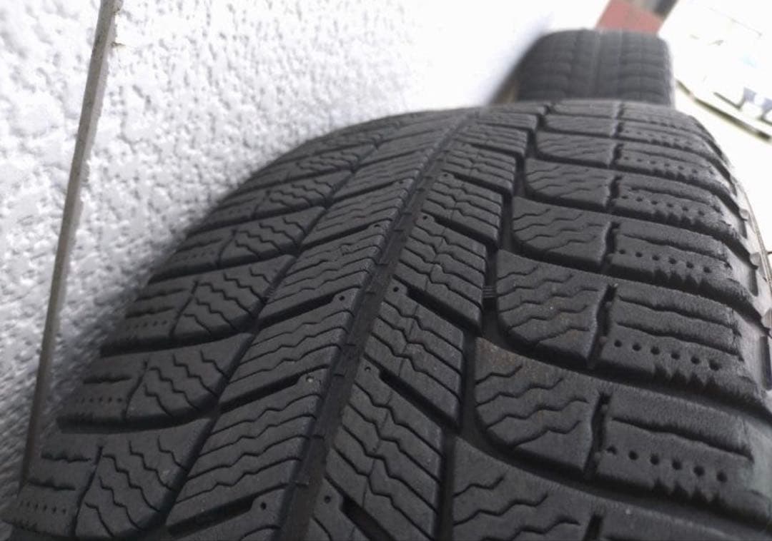 オデッセイ RC1 にて使用☆社外アルミスタッドレス☆215/60R16☆