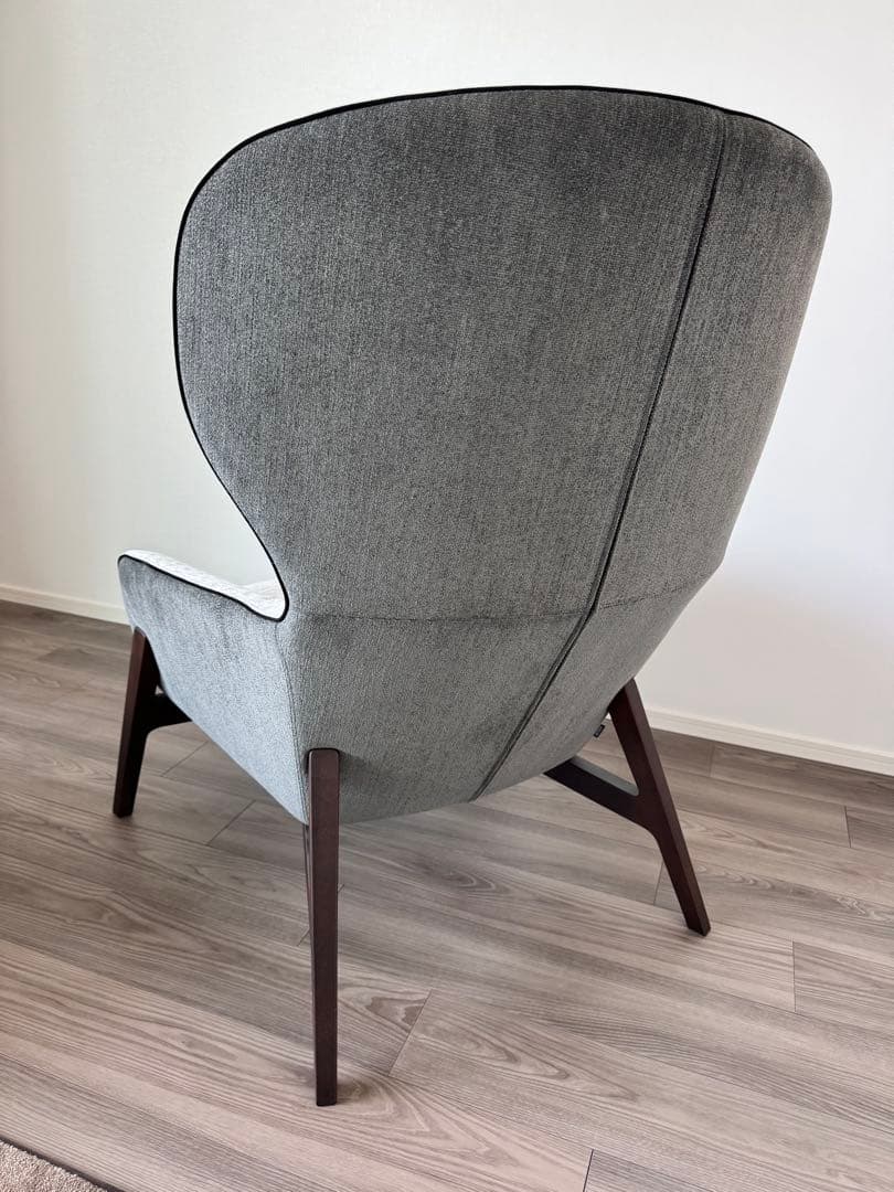 arflex GULIO ファブリックアームチェアとオットマンセット