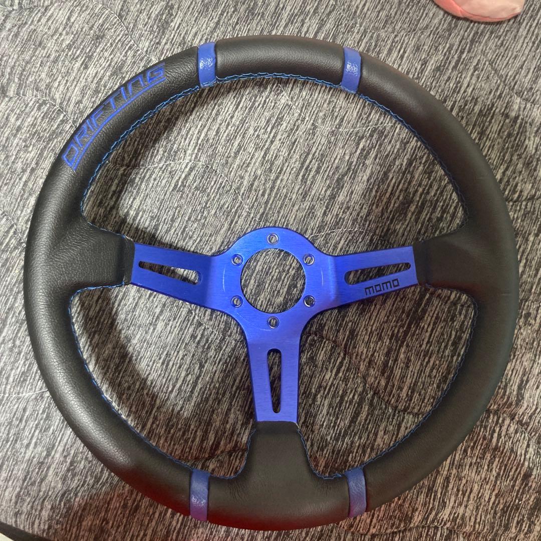 momo ドリフト ステアリング 黒/青 今日限定セール