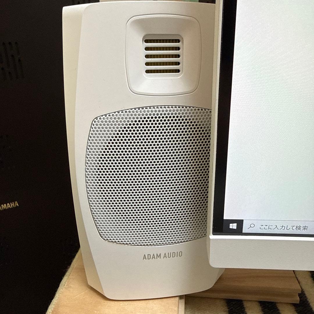 ADAM AUDIO D3V White モニタースピーカー　白　ホワイト