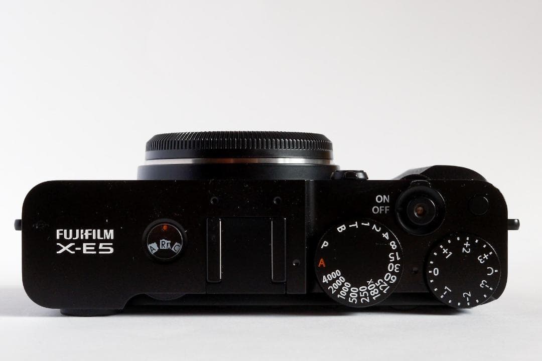 Fujifilm X-E5 ブラック ミラーレスカメラ 本体