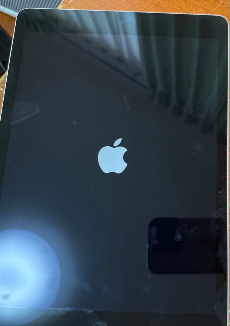 iPad 第9世代 256GB シルバー 外箱、充電ケーブル付