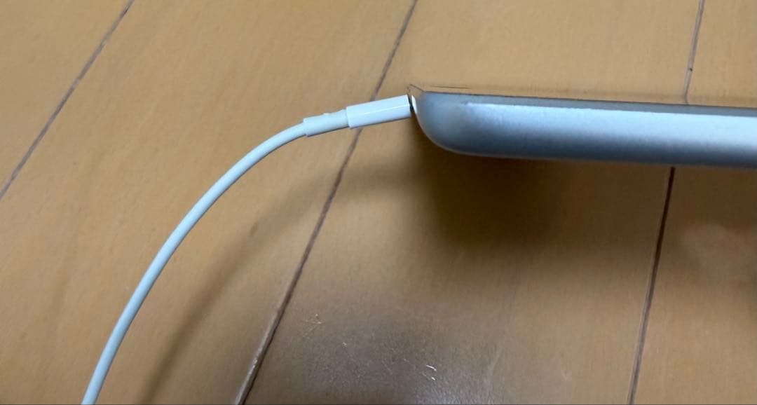 iPad 第9世代 256GB シルバー 外箱、充電ケーブル付