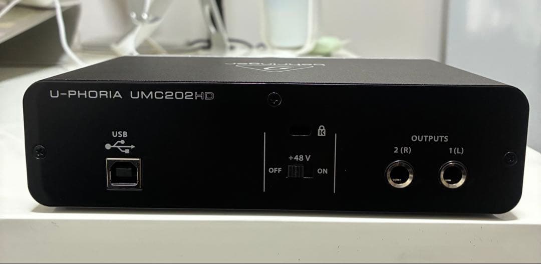 ほぼ新品 UMC202HD 保証期間内 保護フィルム付 短時間使用
