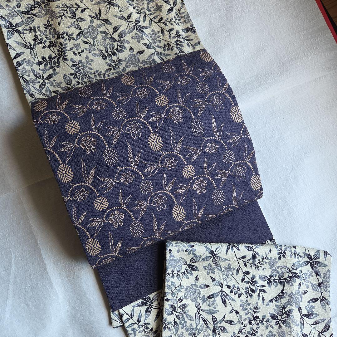 品のある煌めき　クリームベージュの小紋