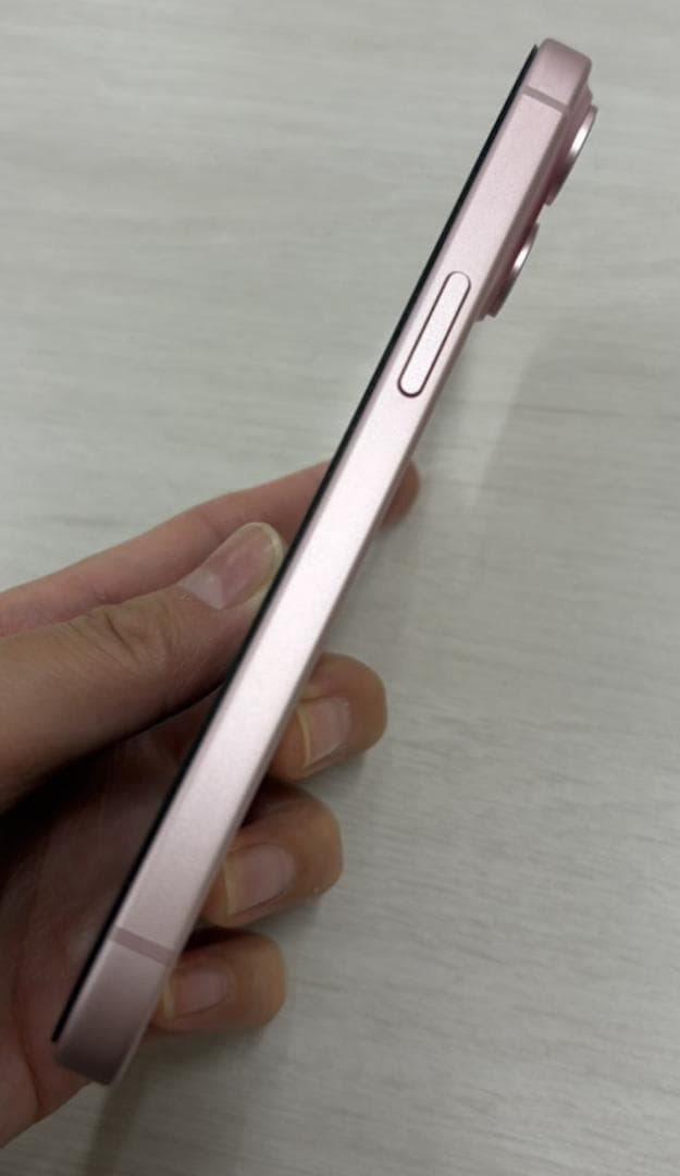 iPhone15 本体 SIMフリー