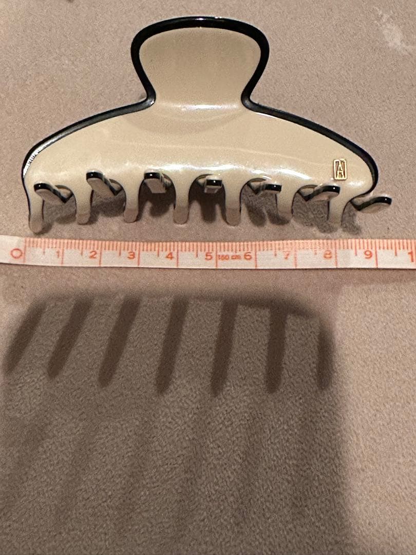 【ほぼ未使用】アレクサンドルドゥパリ クリーム×ブラック ヘアクリップ