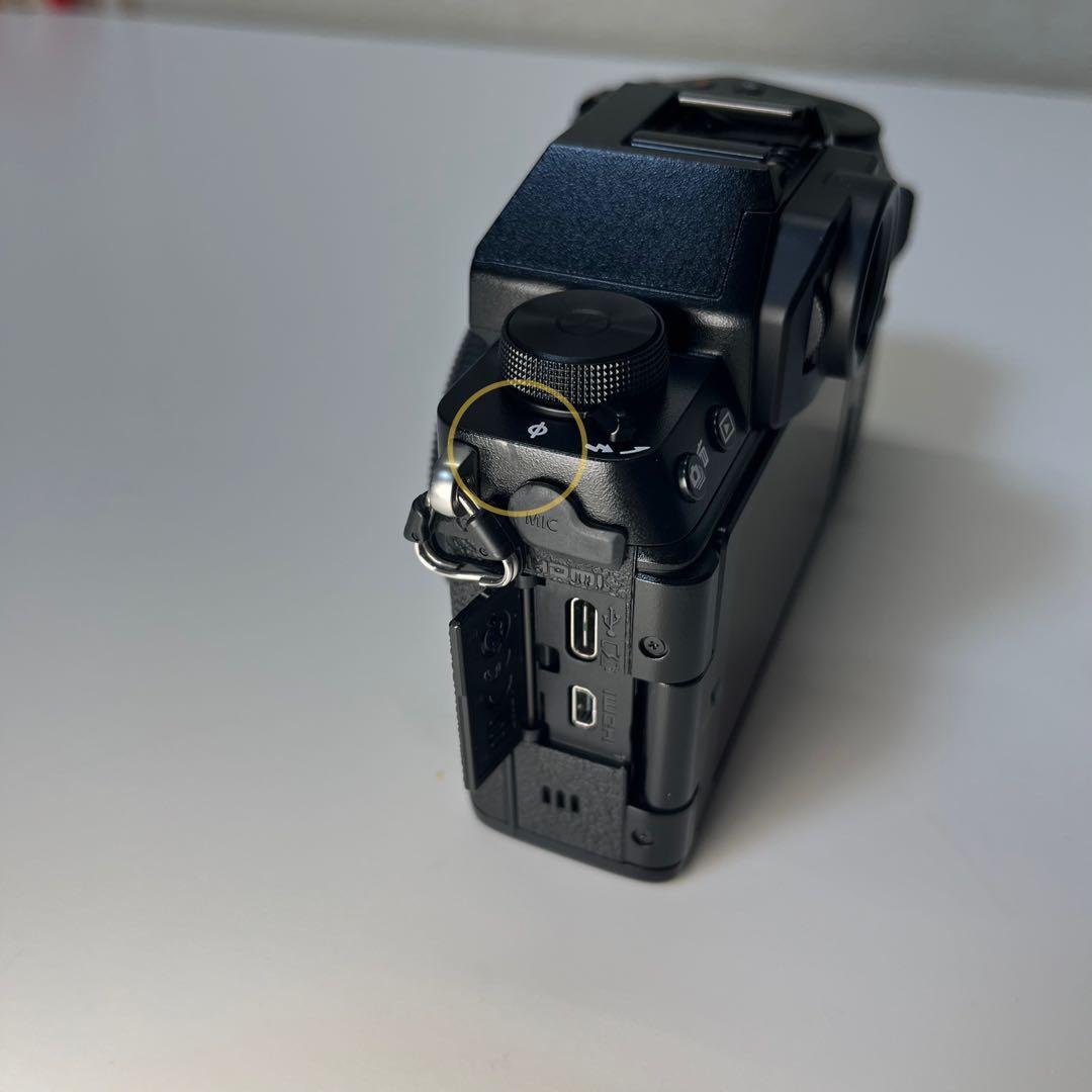 FUJIFILM 富士フイルム X-S10 ミラーレス一眼カメラ本体 ブラック