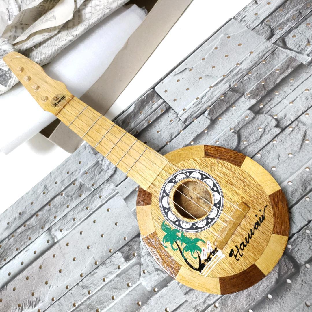 ココナッツ型の ウクレレ オーナメント ♪ハワイで購入しました