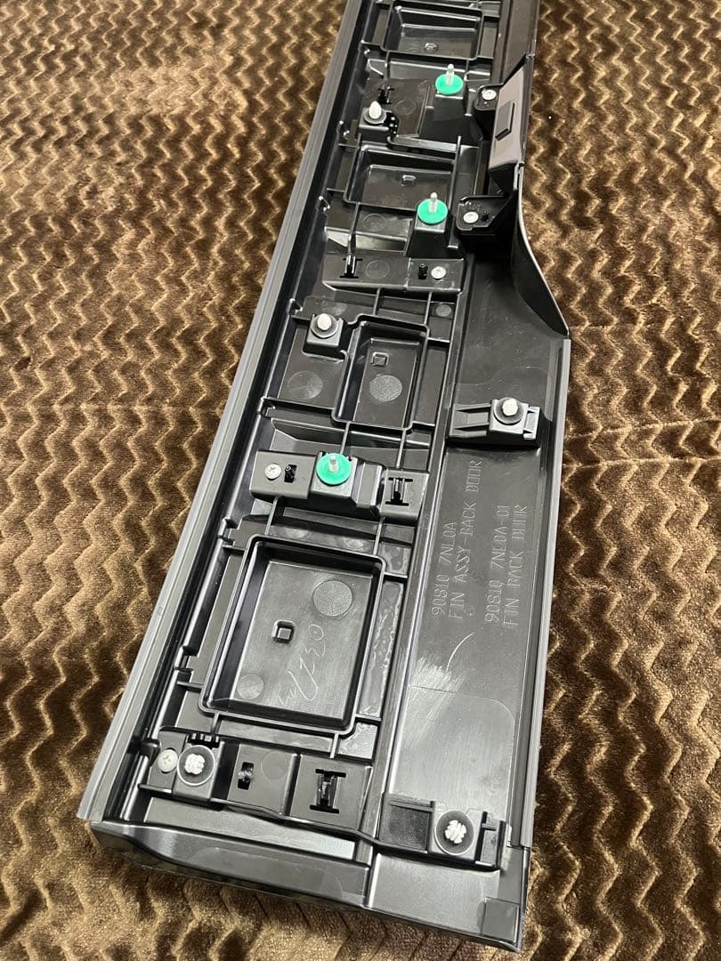 デリカミニ　Fグリル　リヤガーニッシュ　ワンオフ