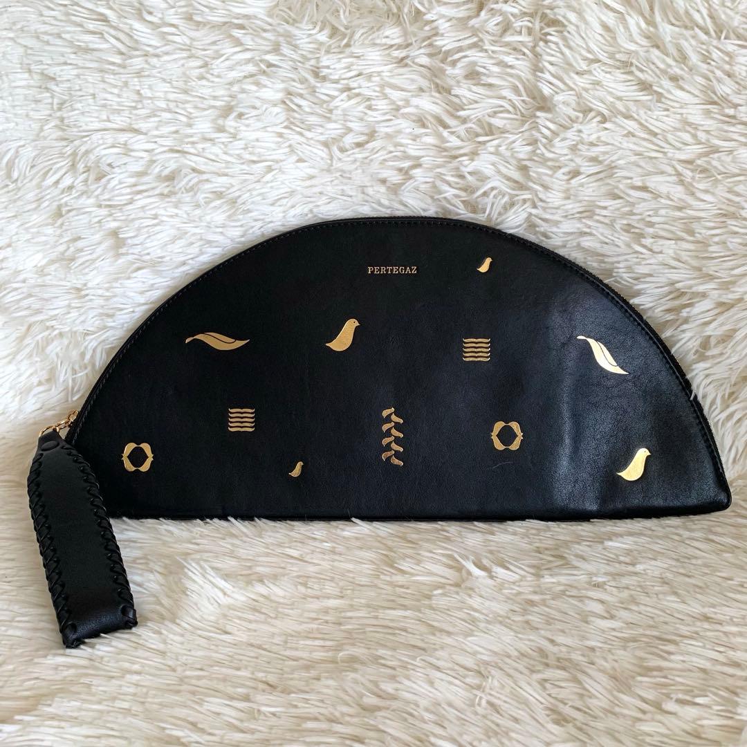 ペルテガス クラッチバッグ 半円 革　 ブラック