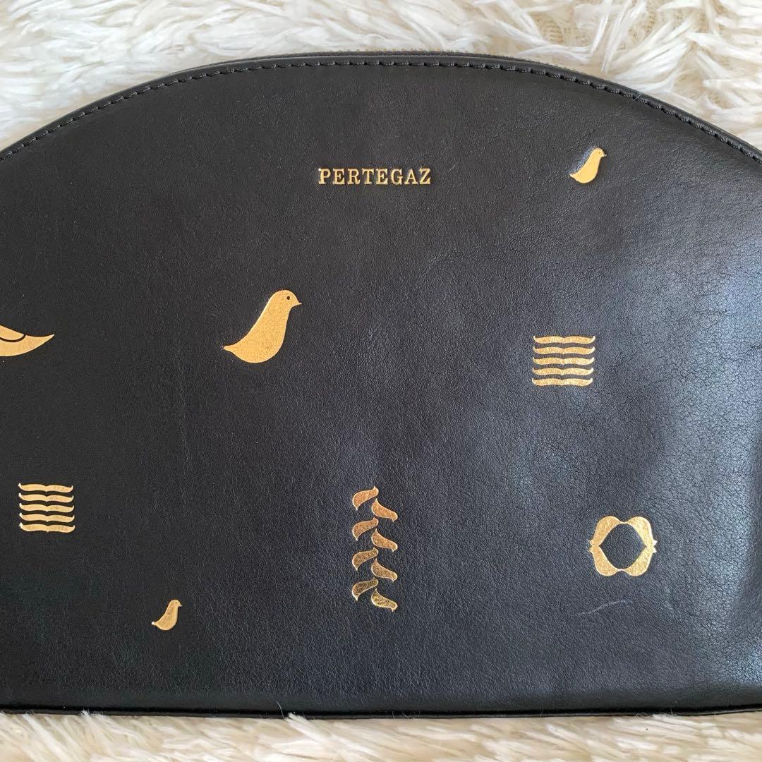ペルテガス クラッチバッグ 半円 革　 ブラック
