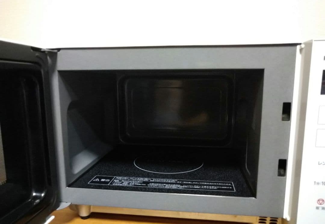 2022年製 Panasonic パナソニック 電子レンジ NE-FL100-W