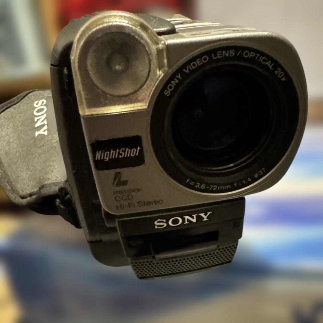 SONY Handycam Hi8 80倍デジタルズーム