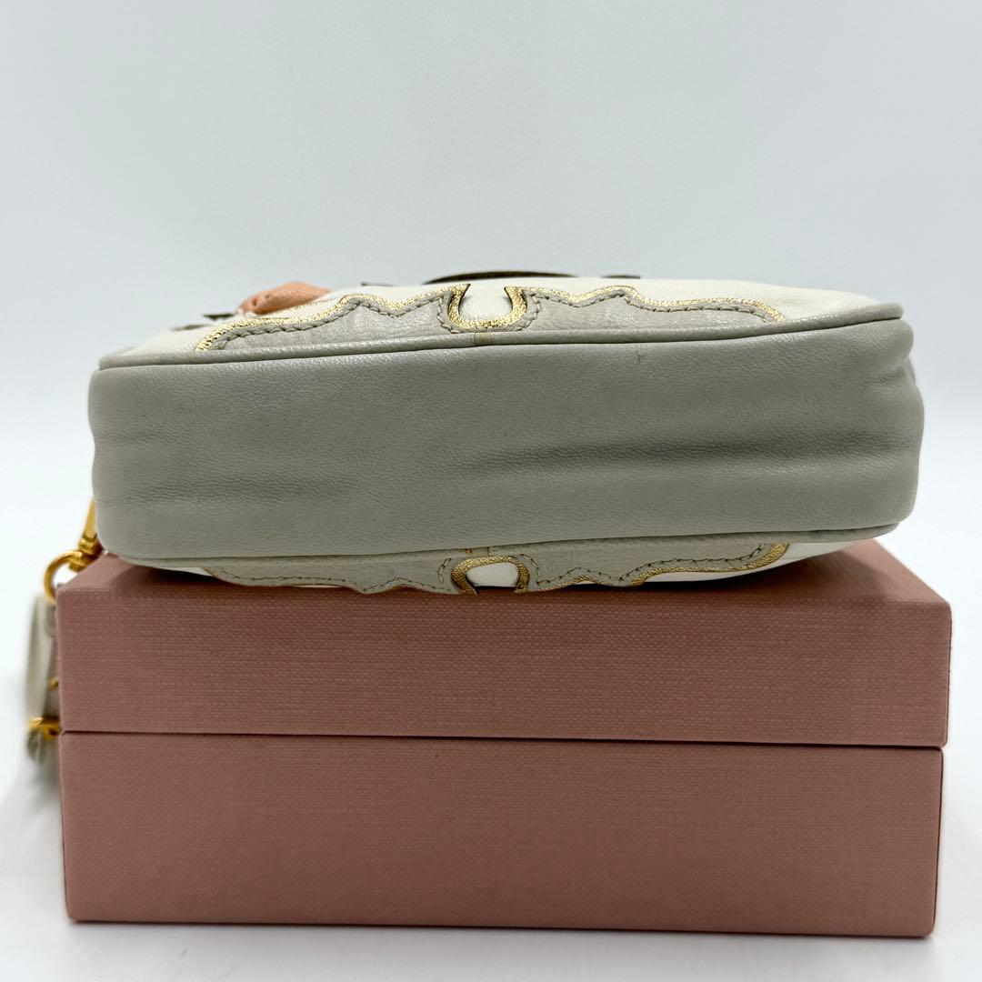 【美品】ミュウミュウ ポーチ 小物入れ ウォレット フラワー ロゴ ナッパレザー